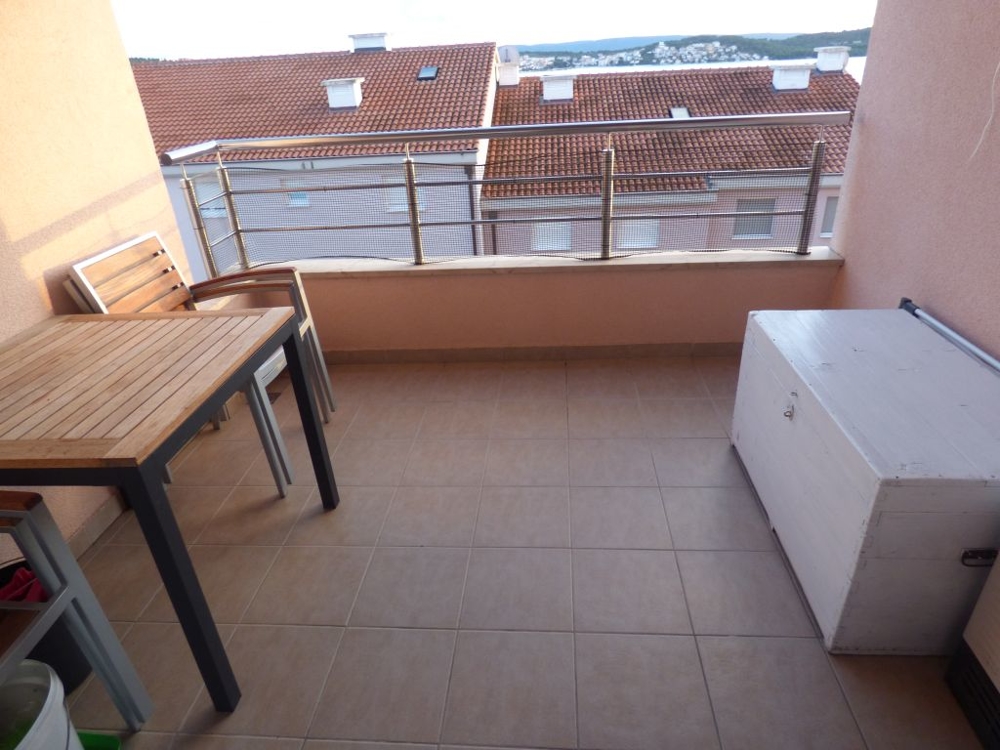Spaziosa terrazza con vista mare - immobile A1493.