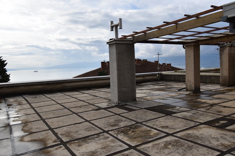 Appartamento con terrazza sul tetto a Rijeka, Croazia, in vendita - Panorama Scouting.