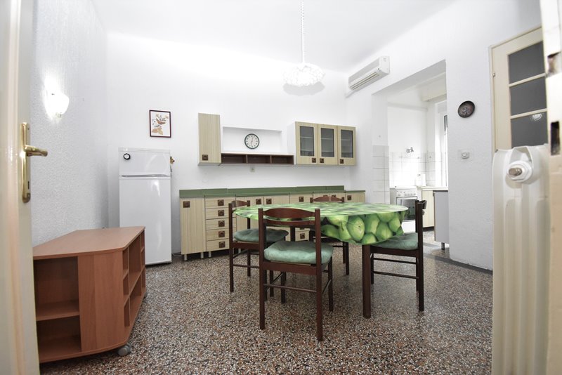 Cucina e zona pranzo dell'appartamento A1814 a Rijeka, Croazia - Panorama Scouting immobili.