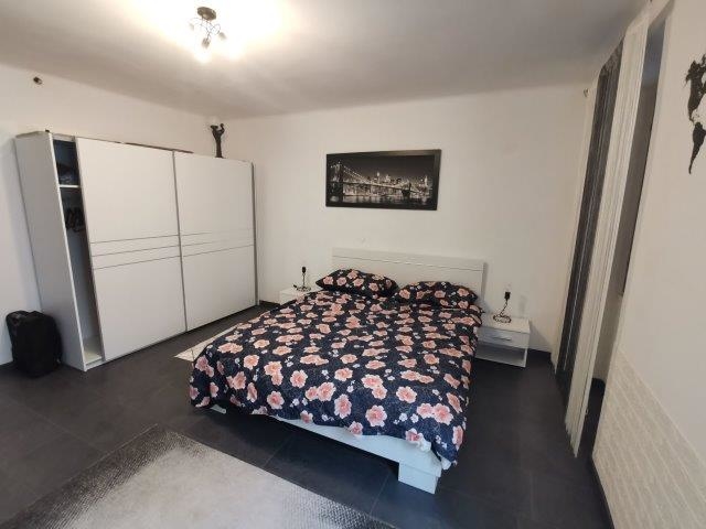 Camera da letto con letto e armadio a Rovinj