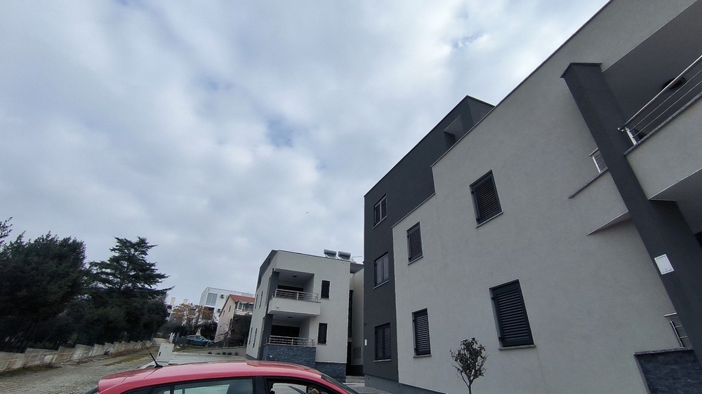 Impressioni dell'area esterna degli edifici.
