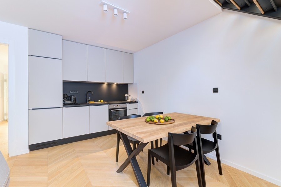 Appartamento completamente arredato con cucina componibile