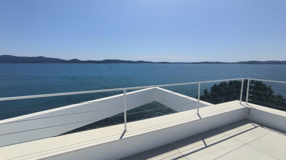 Terrazza sul tetto con splendida vista sul mare.