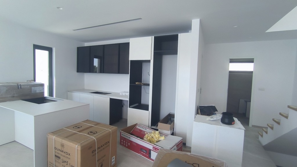 Cucina e sala da pranzo.