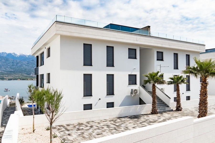 Lussuoso appartamento direttamente sul mare in vendita Dalmazia settentrionale