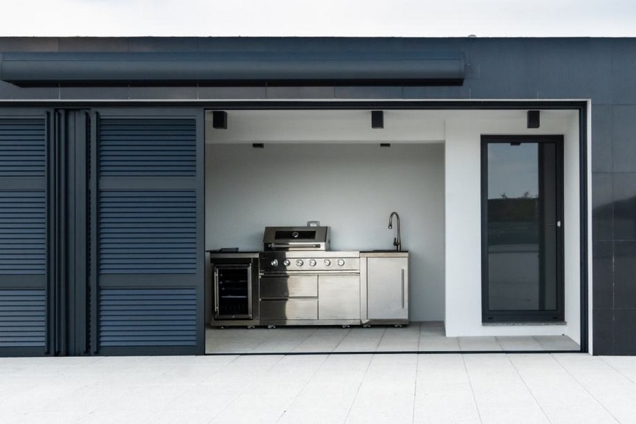 Cucina estiva sulla terrazza sul tetto in Croazia - A2960