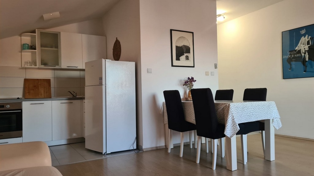 L'appartamento è in vendita completo di arredamento.