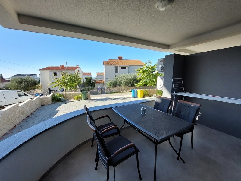 Appartamento con vista mare parziale a Novalja - Panorama Scouting