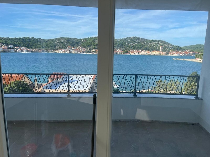 Terrazza con vista mare e parapetto del balcone