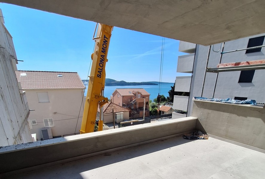Vista dal balcone sul mare e sulle case vicine