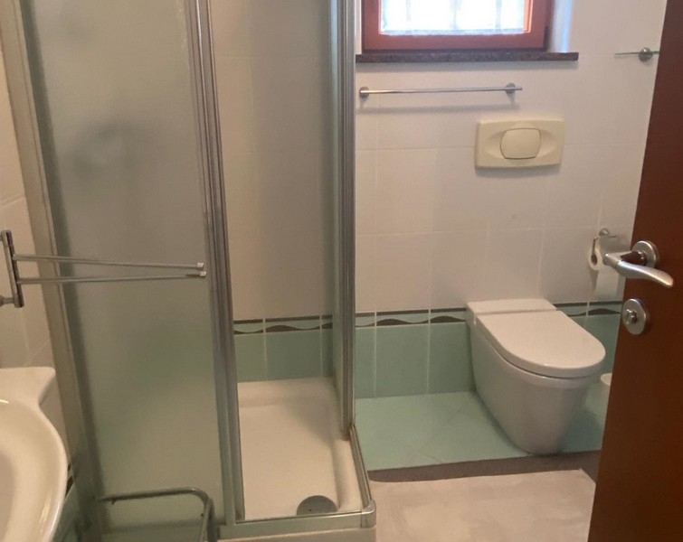 Secondo bagno con doccia in immobile in Croazia, Opatija.