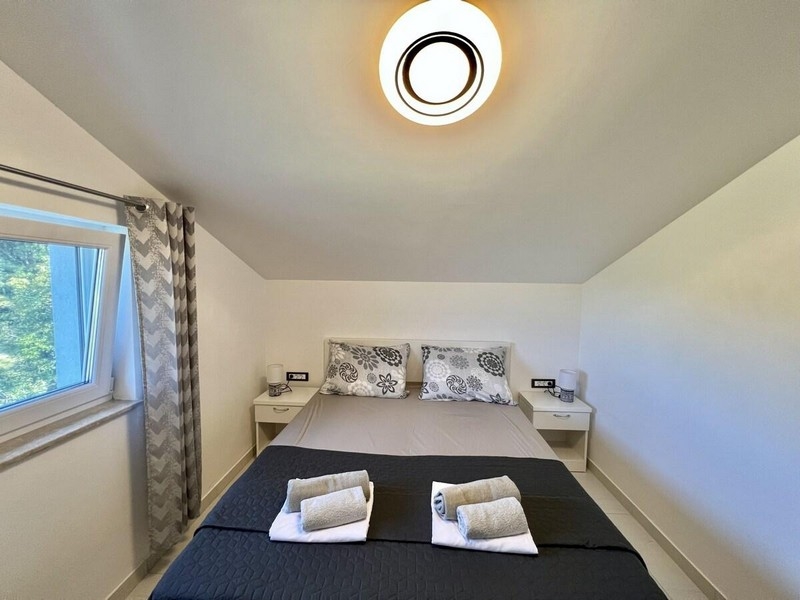 Camera da letto con letto matrimoniale