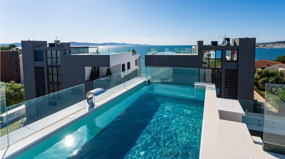 Immobili di lusso in Croazia - attico con piscina sulla terrazza sul tetto in vendita in Croazia.