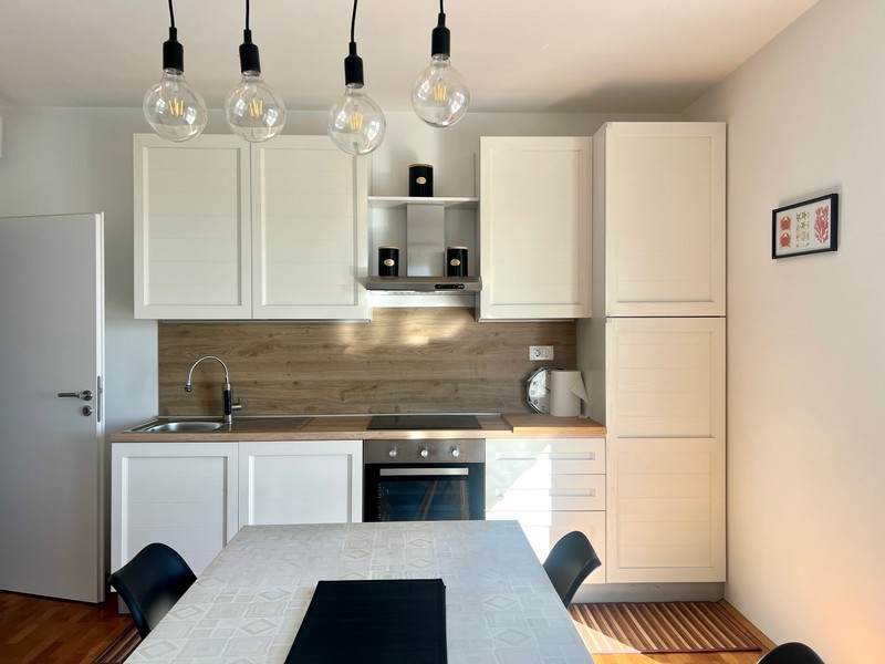 Piccola cucina funzionale e di stile - appartamento A3373 in vendita a Opatija, Quarnaro.