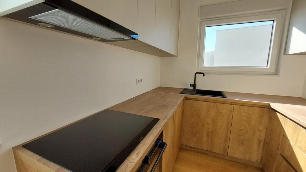 Cucina moderna dell'appartamento A3381, in vendita in Croazia.