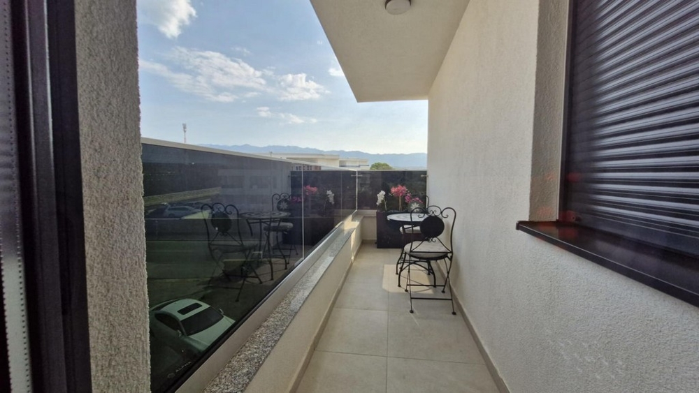 Terrazza (coperta) dell'appartamento A3412 a Novalja.