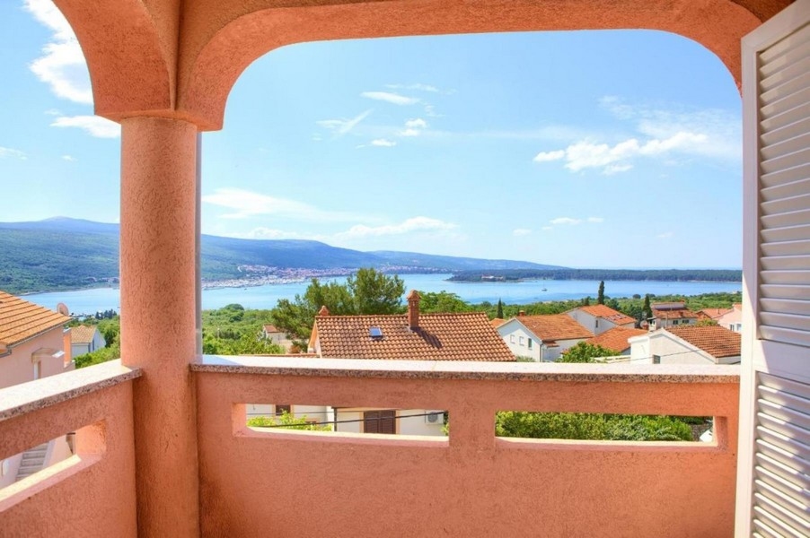 Terrazza con vista sul mare dell'appartamento A3423, in vendita in Croazia.