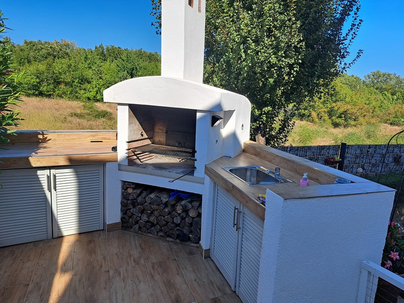 Cucina estiva con barbecue dell'immobile A3446, isola di Krk.