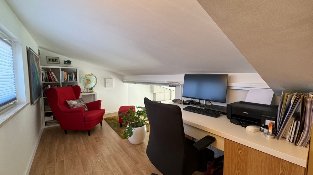 Studio moderno dell'immobile A3461.