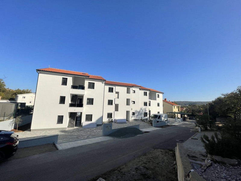 Vista esterna della nuova costruzione con diversi appartamenti