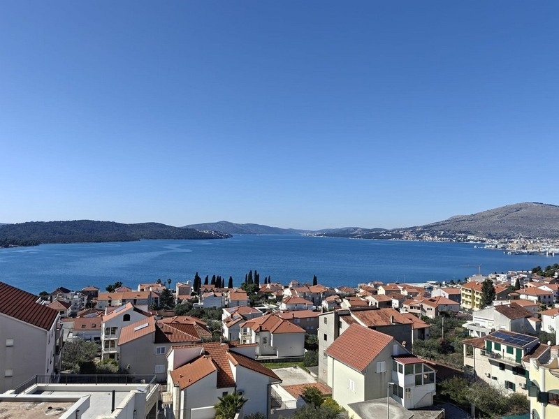 Appartamenti di nuova costruzione con vista mare a Okrug Gornji, isola di Ciovo