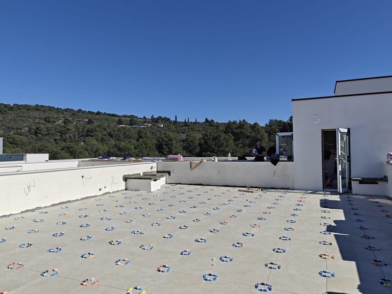 Grande terrazza sul tetto al secondo piano