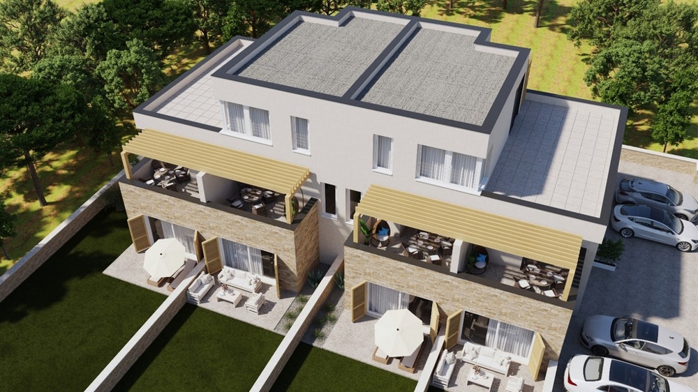 Appartamento su due livelli con giardino in vendita in Croazia.