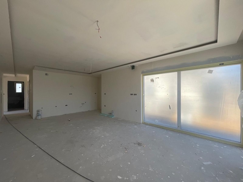 Interno al grezzo con porta scorrevole