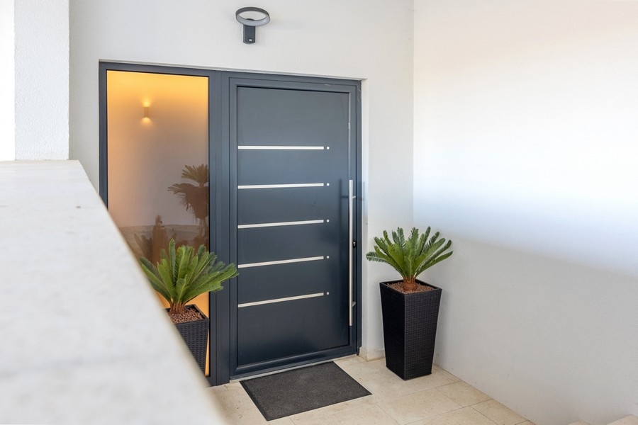 Porta d'ingresso dell'appartamento.