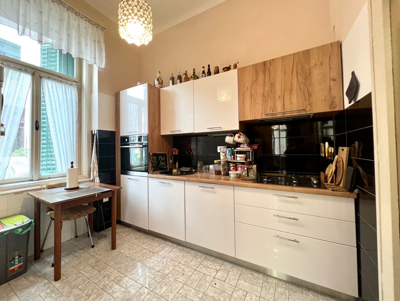 Cucina e zona pranzo dell'immobile A3674 in Croazia.