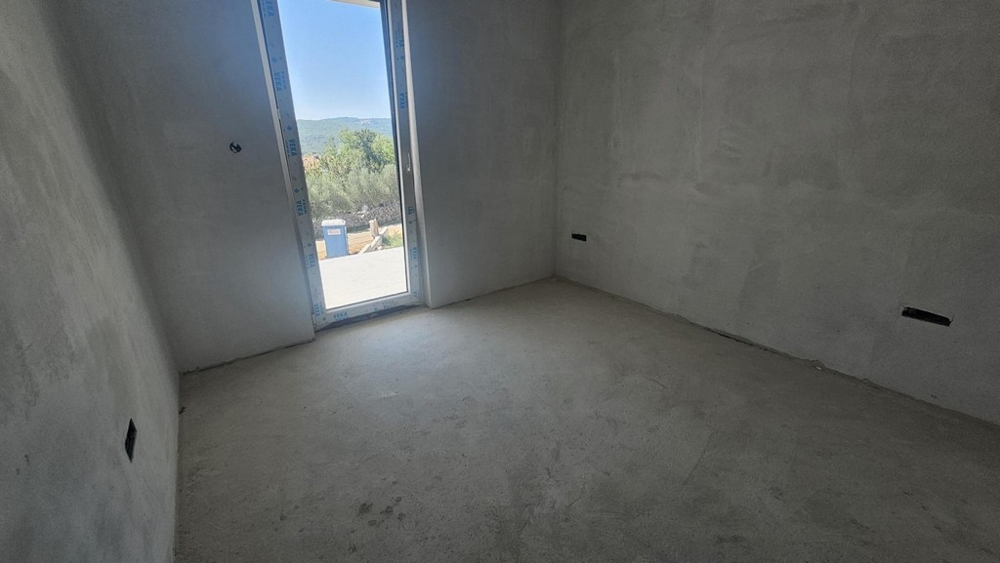 Seconda camera da letto con accesso al balcone a Soline