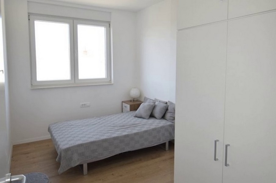 Seconda camera da letto con letto e armadio
