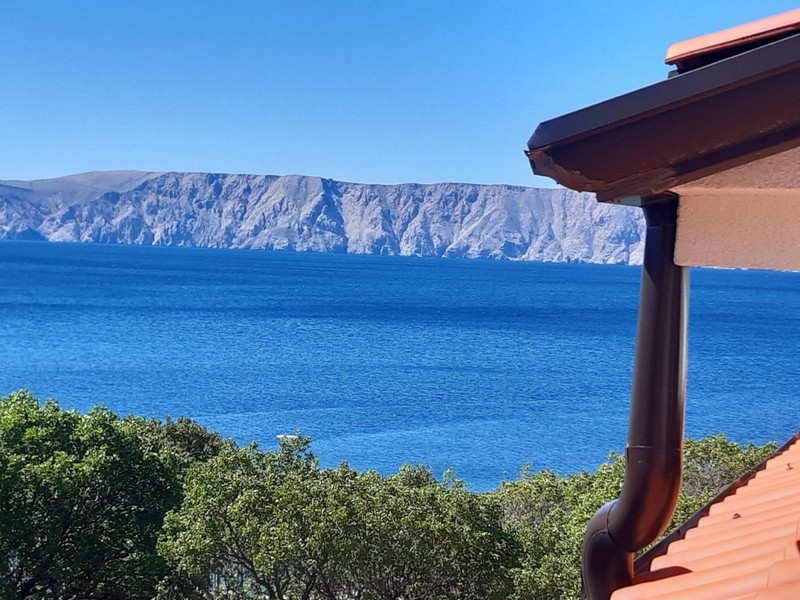 Appartamento vicino al mare in vendita vicino a Novi Vinodolski.