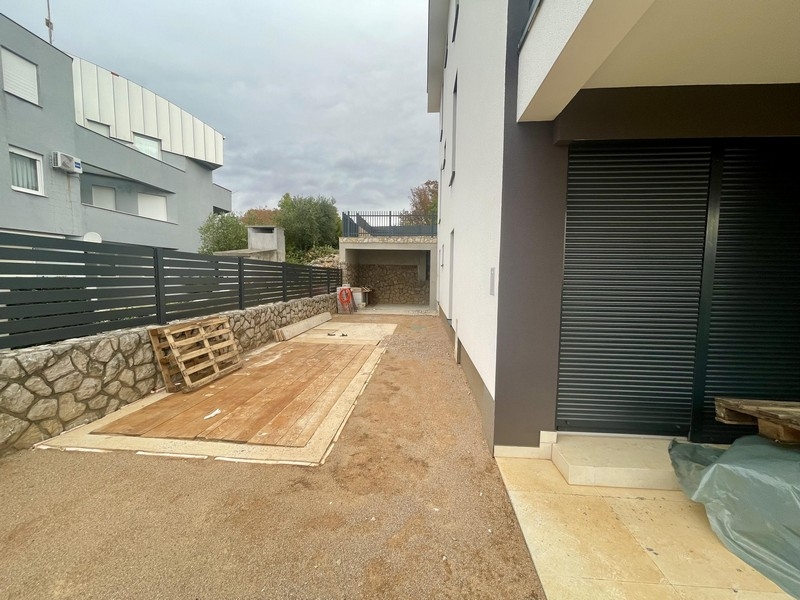 Appartamento con piscina e giardino in vendita in Croazia - Panorama Scouting A3800