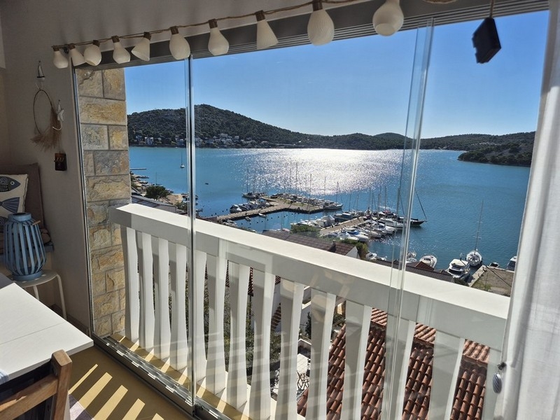 Vista mare dell'appartamento A3819 a Tisno