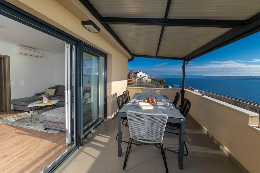 Terrazza con vista mare