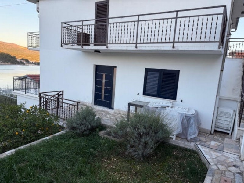 Ingresso dell'immobile A3822 a Marina in Croazia.