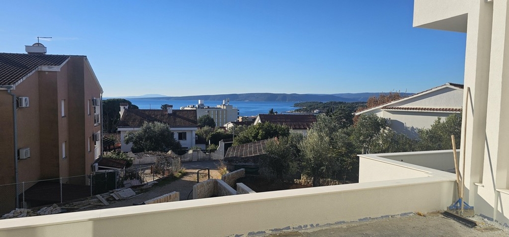Vista mare panoramica dalla terrazza sulla città di Krk