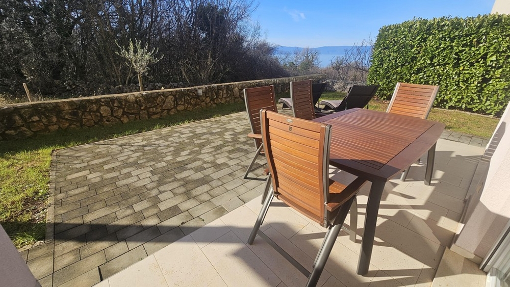 Appartamento con vista mare in vendita sull'isola di Krk