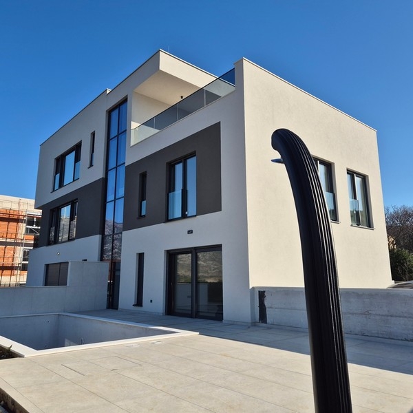 Appartamento con piscina in vendita a Rovanjska, Croazia.