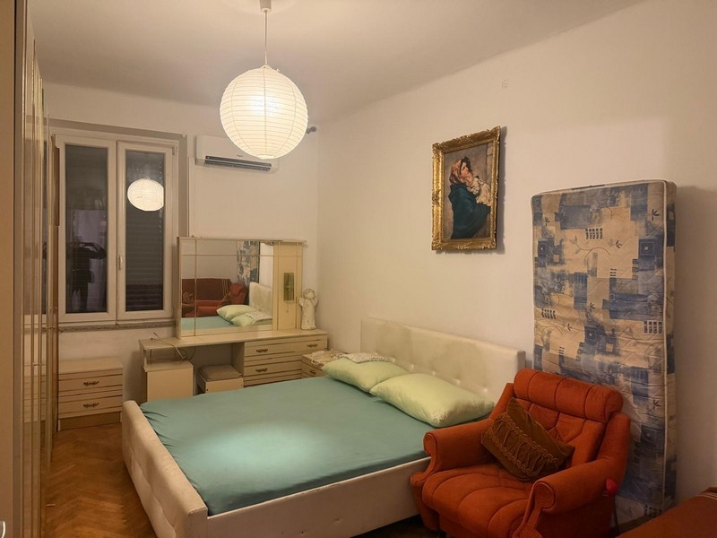 Camera da letto con letto matrimoniale