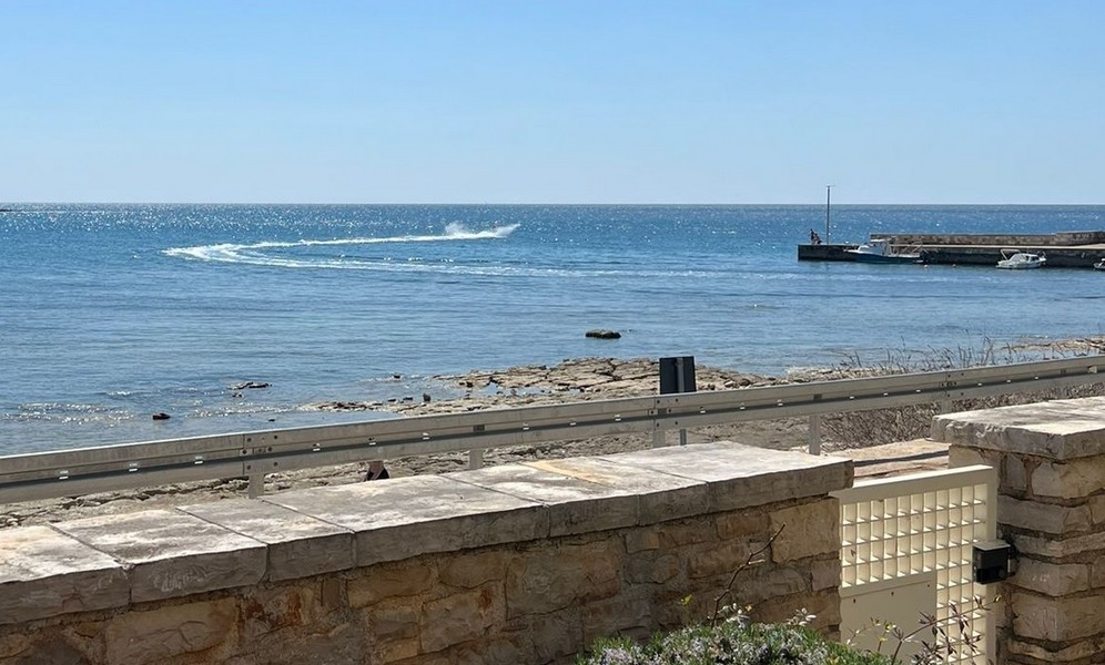Appartamento direttamente sul mare in vendita in Istria.