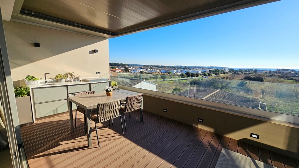 Appartamento moderno con vista mare in vendita a Novigrad, Istria.