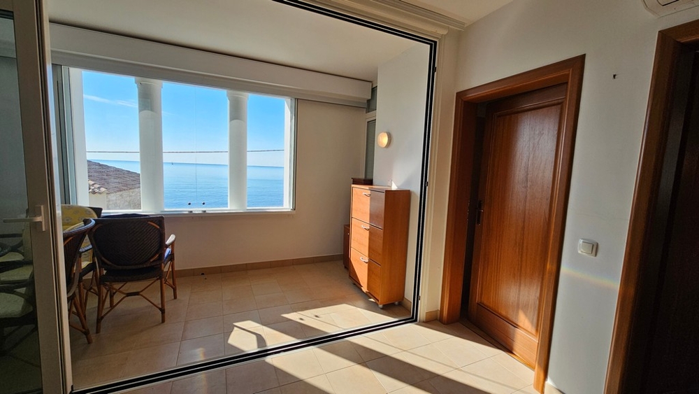 Appartamento Novigrad loggia con vista mare e colonne