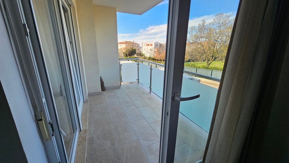 Vista sul balcone dell'appartamento A3870, in vendita a Novigrad (Istria).
