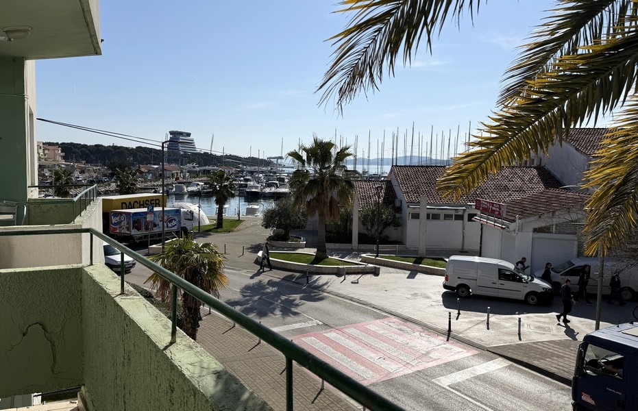 Appartamento nel centro di Vodice - A3903.