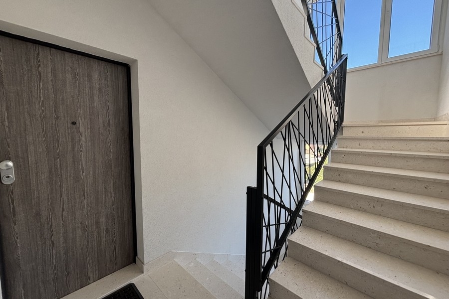 Vano scale dell'edificio con accesso all'appartamento