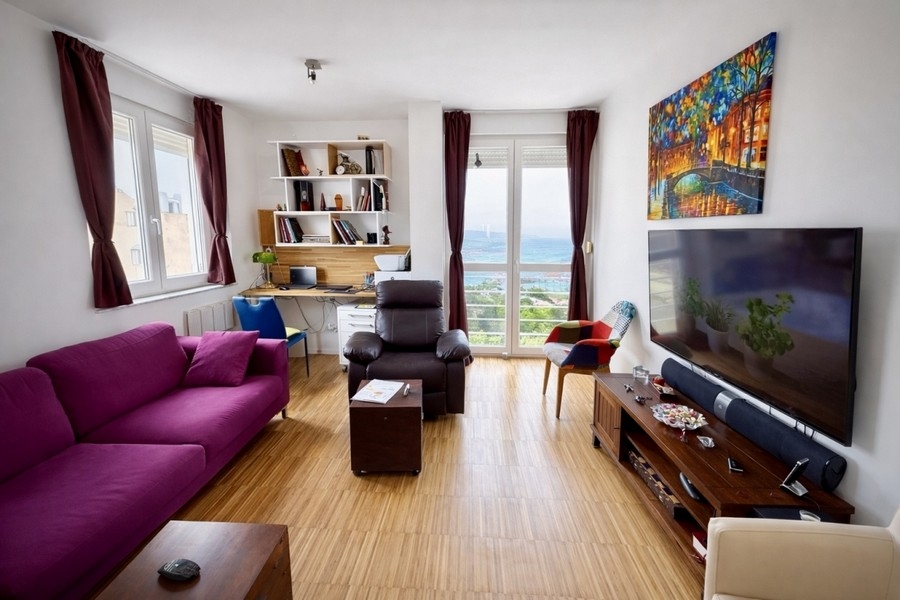 Appartamento curato a Split con vista mare.