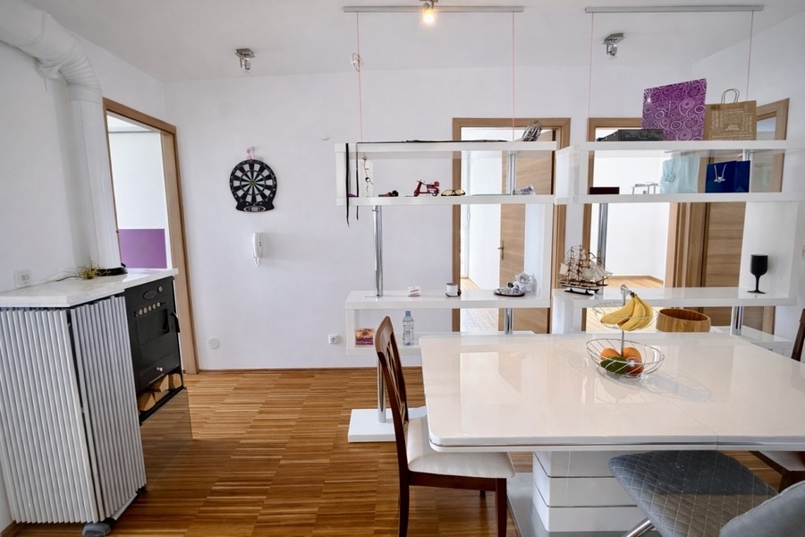 Zona giorno e pranzo aperta dell'appartamento a Split