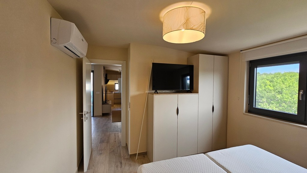 Camera da letto con vista sul verde